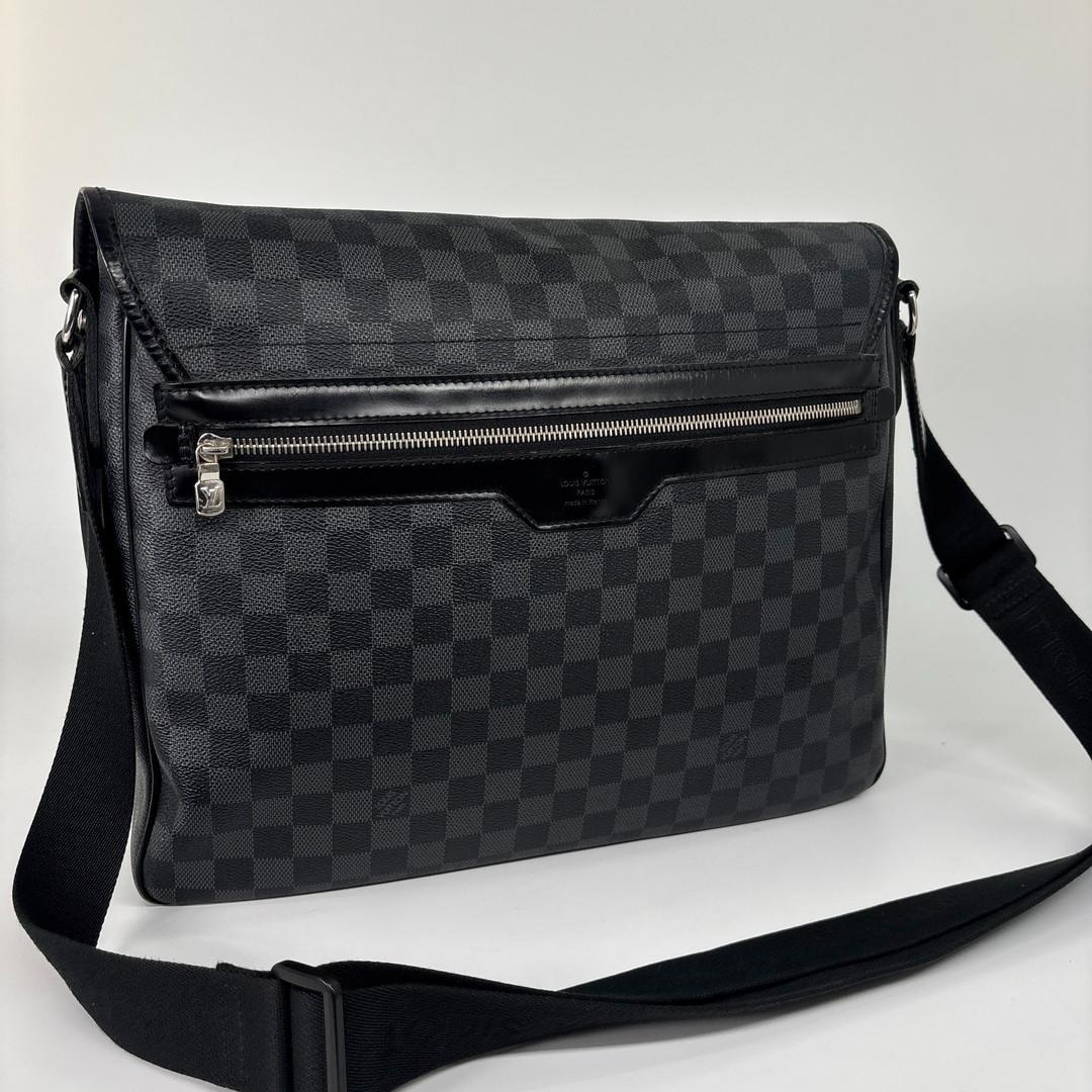 Louis Vuitton Damier Graphite Daniel GM Shoulder — view 5