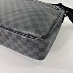 Louis Vuitton Damier Graphite Daniel GM Shoulder — view 8