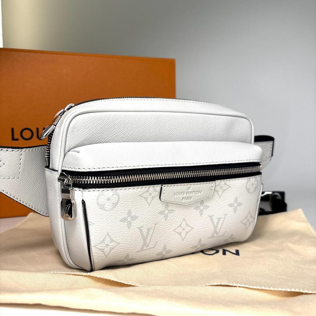 Louis Vuitton Taigarama Bum Bag Outdoor — view 3