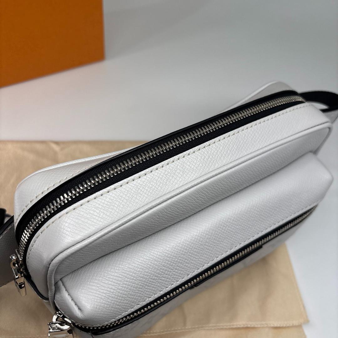 Louis Vuitton Taigarama Bum Bag Outdoor — view 6
