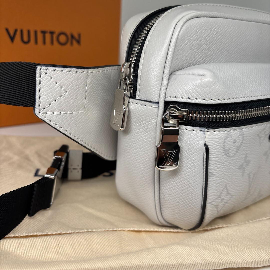 Louis Vuitton Taigarama Bum Bag Outdoor — view 7