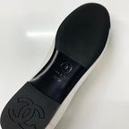 Chanel CC Logo Leather Bicolor Loafers White Black — view 8