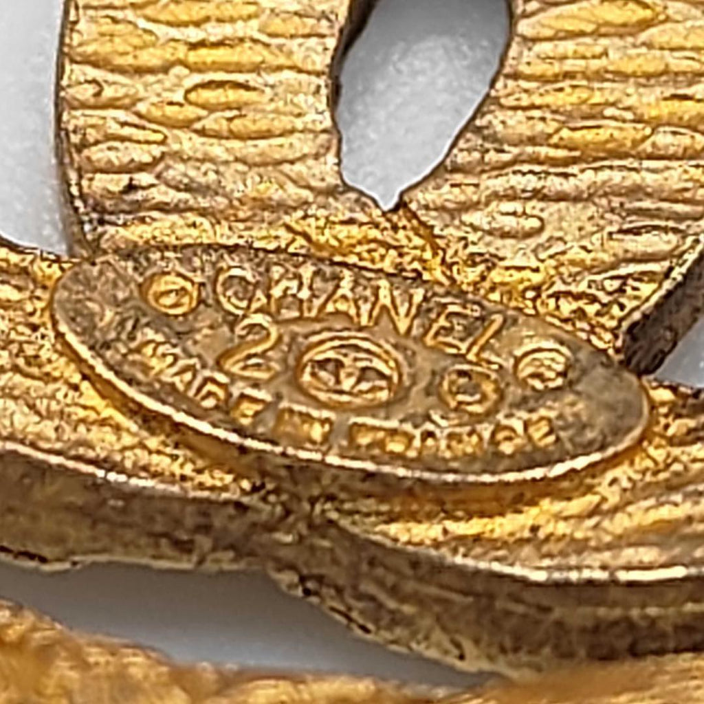 Chanel Brooch CC Logo Gold Circle — view 5