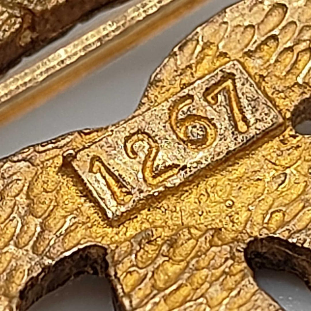 Chanel Brooch CC Logo Gold Circle — view 6