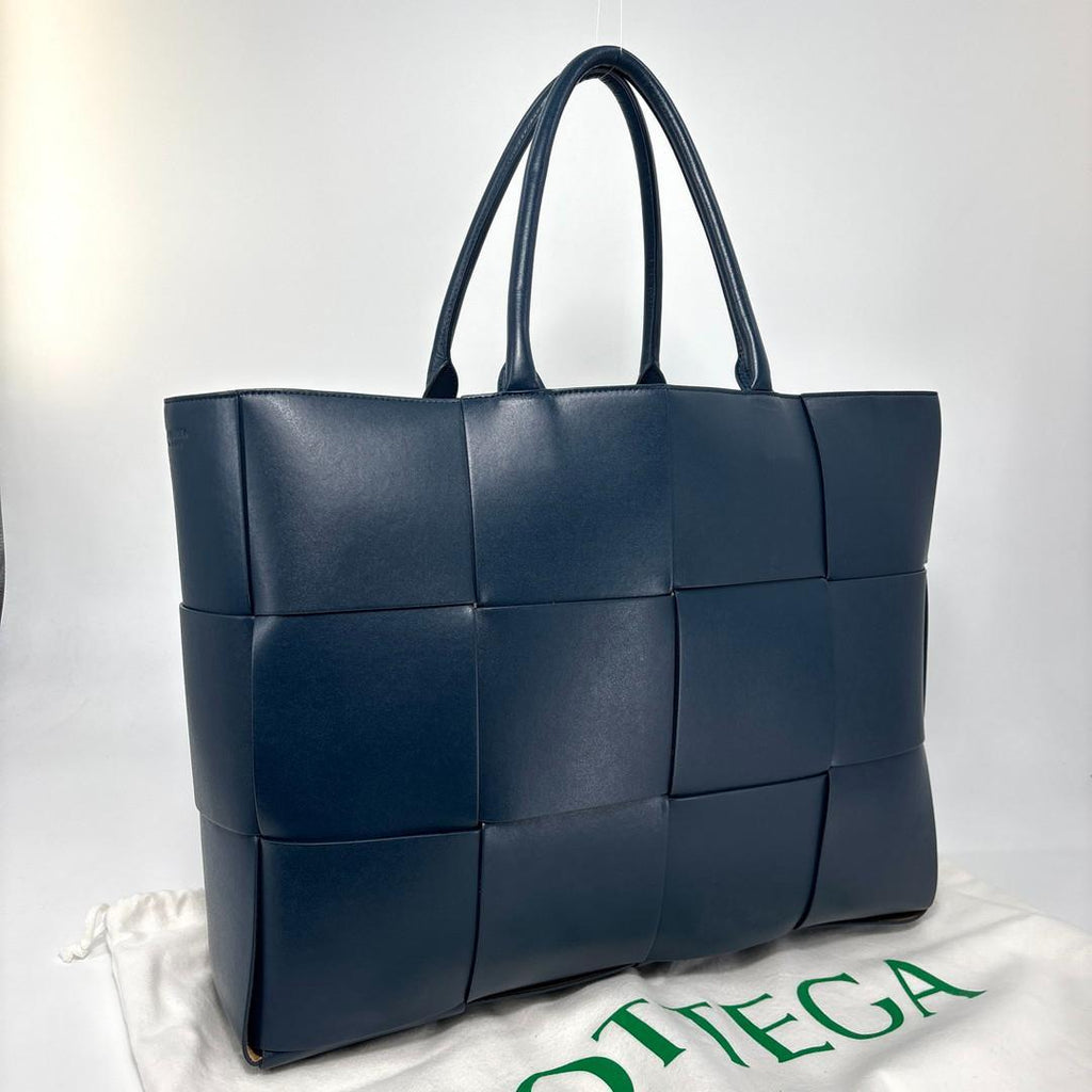 Bottega Veneta Intrecciato Arcotote Large Tote — view 3