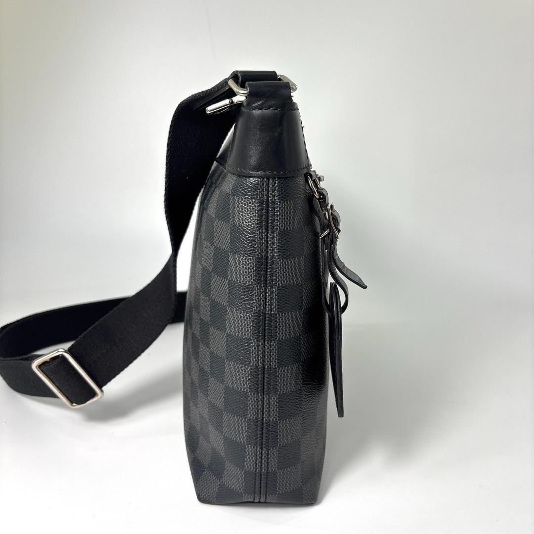 Louis Vuitton Mick PM NM Damier Graphite Shoulder Bag — view 4