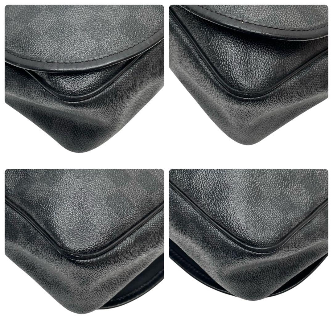 Louis Vuitton Damier Graphite Daniel MM Shoulder — view 5