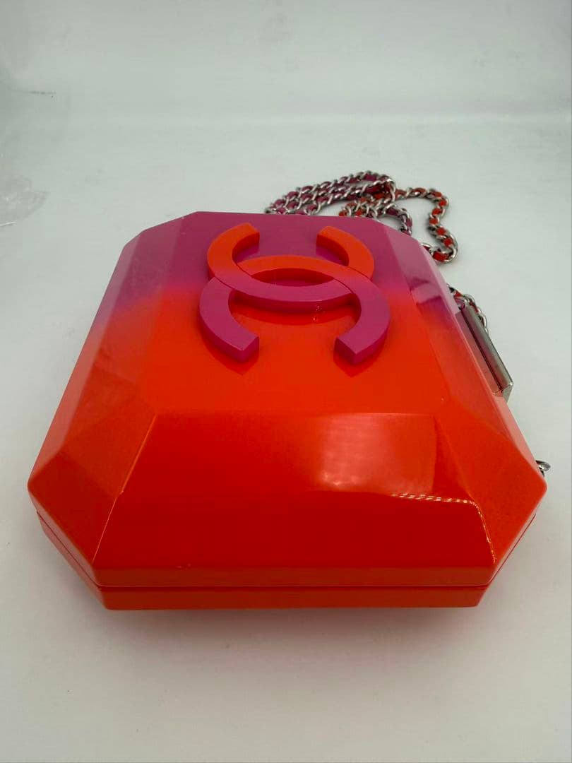 Chanel Acrylic Bicolor Flap Bag Pink — view 4