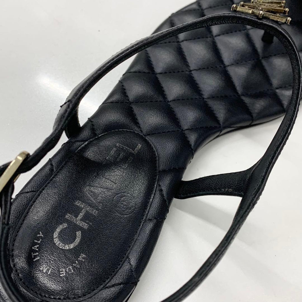Chanel CC Logo Star Quilted Leather Thong Sandals Black — view 7