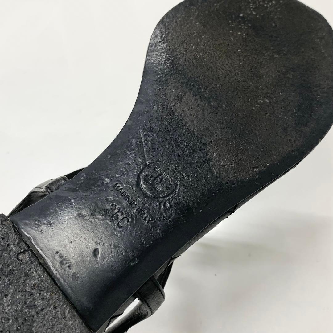 Chanel CC Logo Star Quilted Leather Thong Sandals Black — view 8