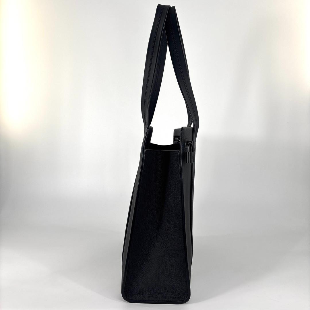 Louis Vuitton LV Aerogram Take Off Tote Black — view 4