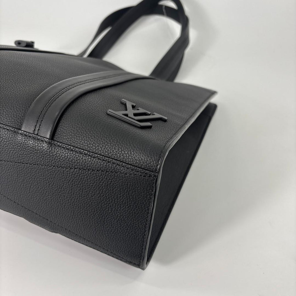 Louis Vuitton LV Aerogram Take Off Tote Black — view 8