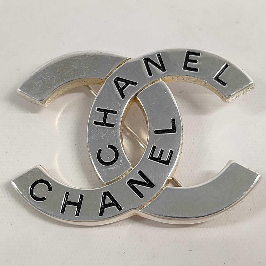 Chanel Brooch CC Logo Silver Vintage — view 2
