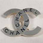 Chanel Brooch CC Logo Silver Vintage — view 2