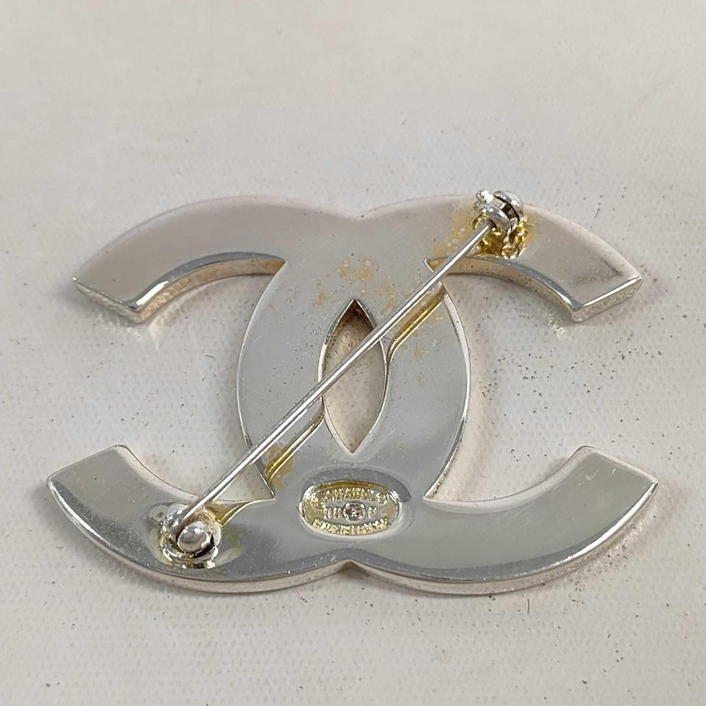 Chanel Brooch CC Logo Silver Vintage — view 3