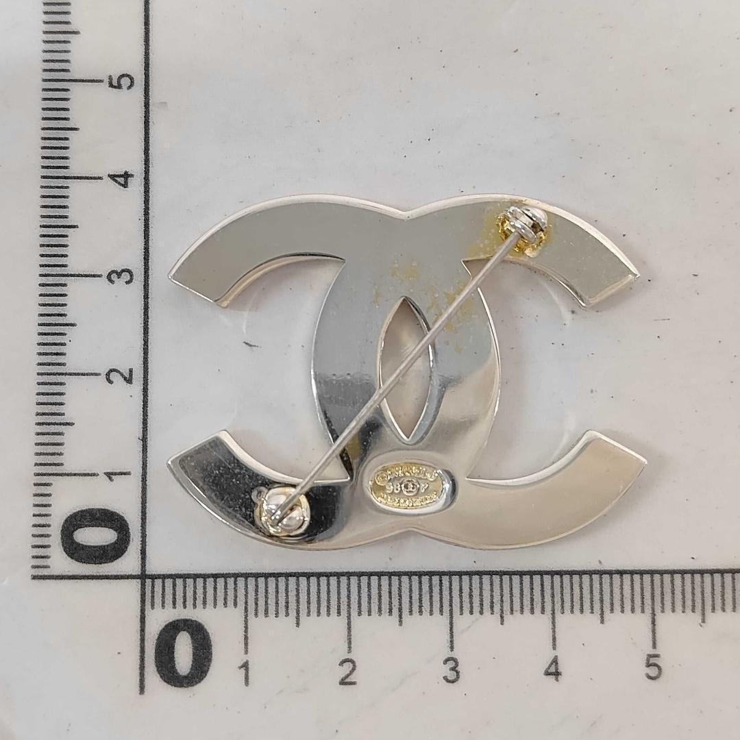 Chanel Brooch CC Logo Silver Vintage — view 8