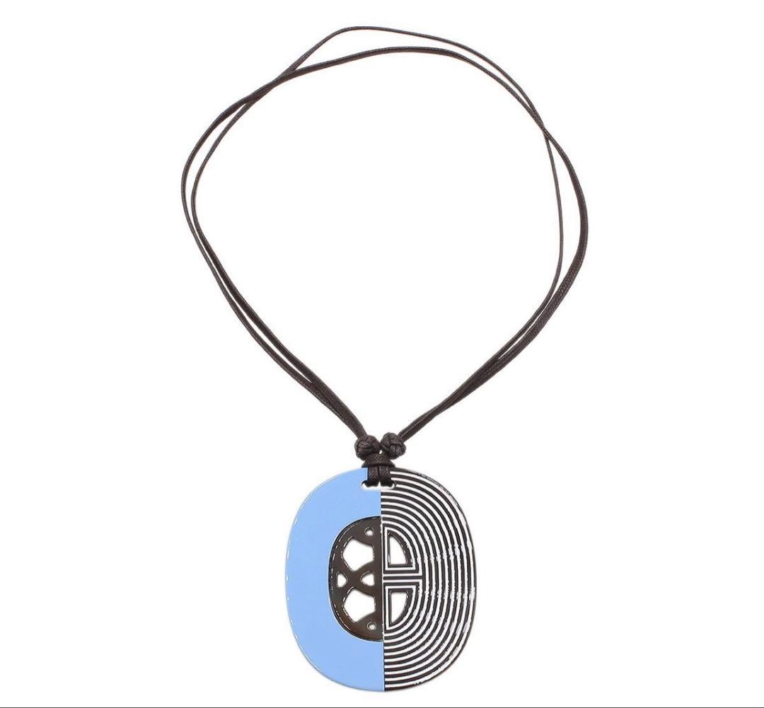 Hermes Lacquer Buffalo Horn Necklace — view 3