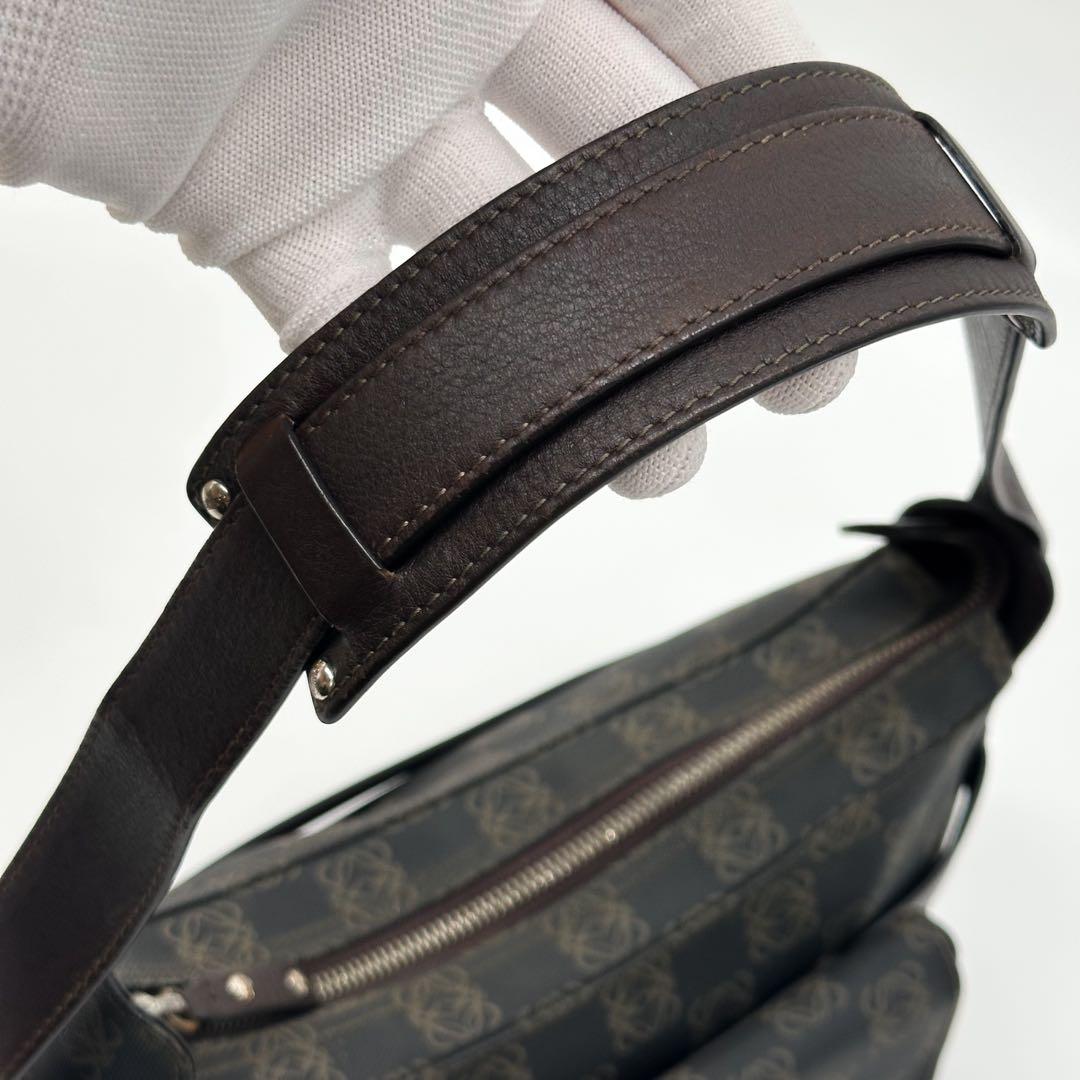 Loewe Anagram Canvas Shoulder Bag Leather — view 7