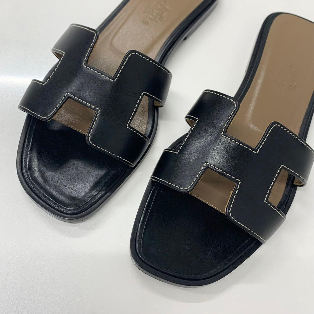Hermes Oran Leather Sandals Black — view 9