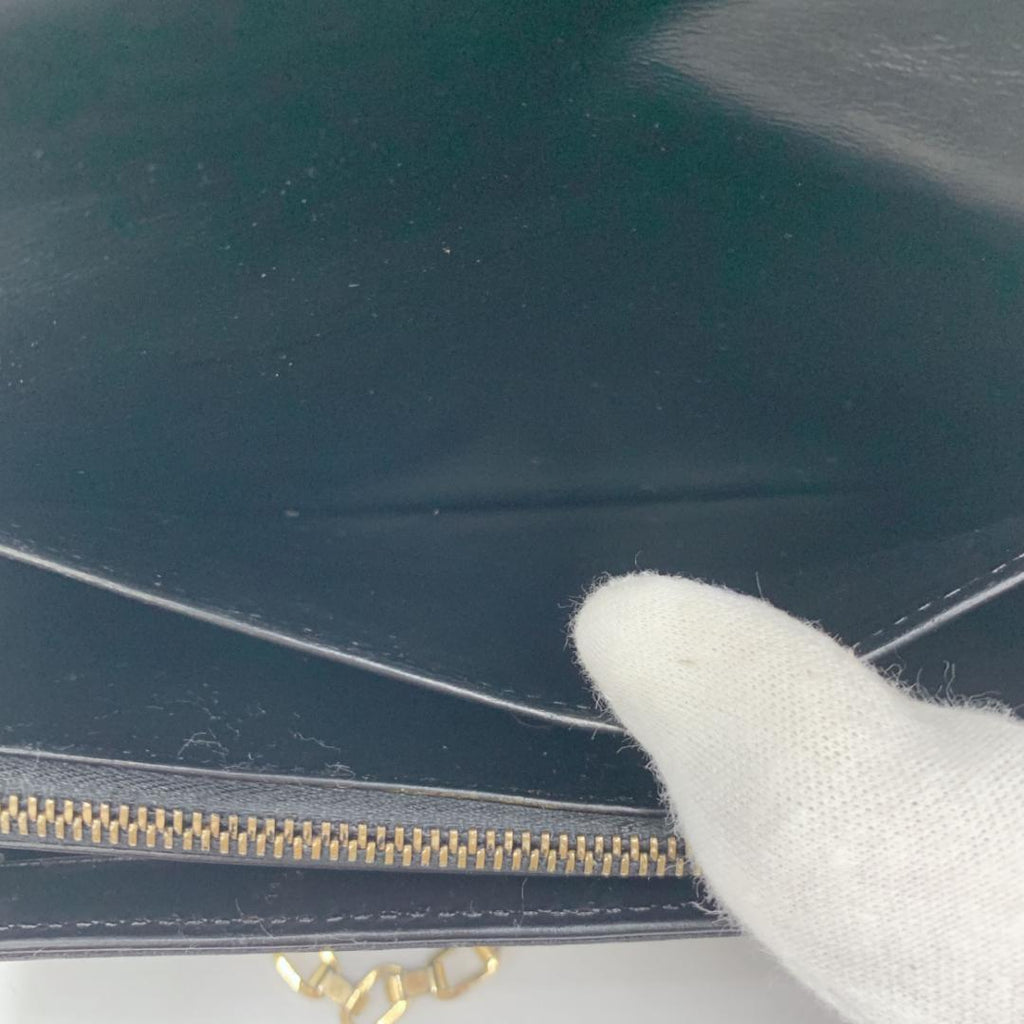 Louis Vuitton Vernis Monogram Sarah Chain Flat — view 8