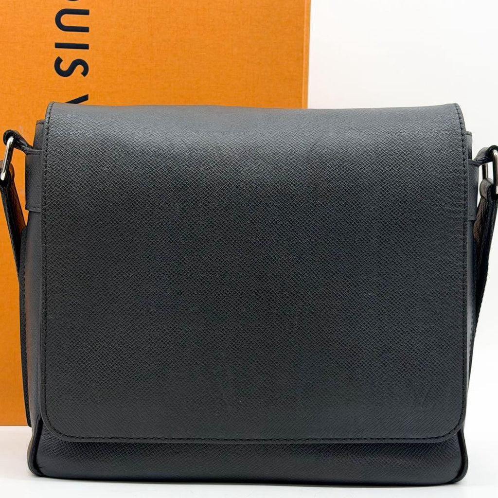 Louis Vuitton Roman PM Taiga Black Shoulder Bag 2-Way — view 2