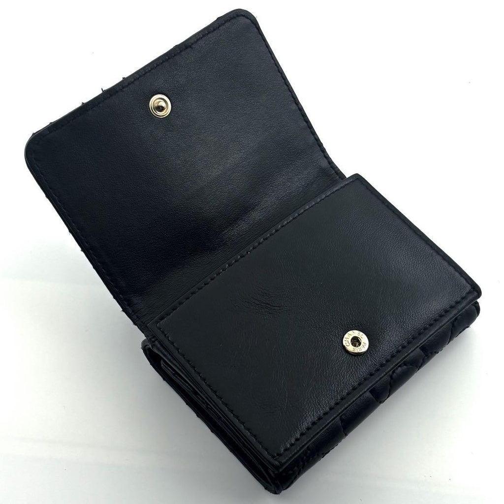 Chanel Wallet Camellia No. 5 Stitch Trifold — view 3