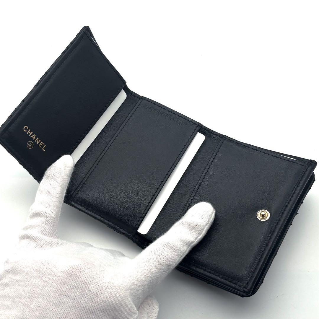 Chanel Wallet Camellia No. 5 Stitch Trifold — view 6