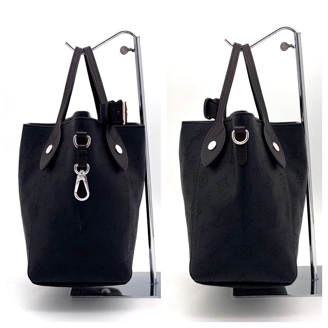 Louis Vuitton Mahina Hina PM Shoulder Bag Black — view 4