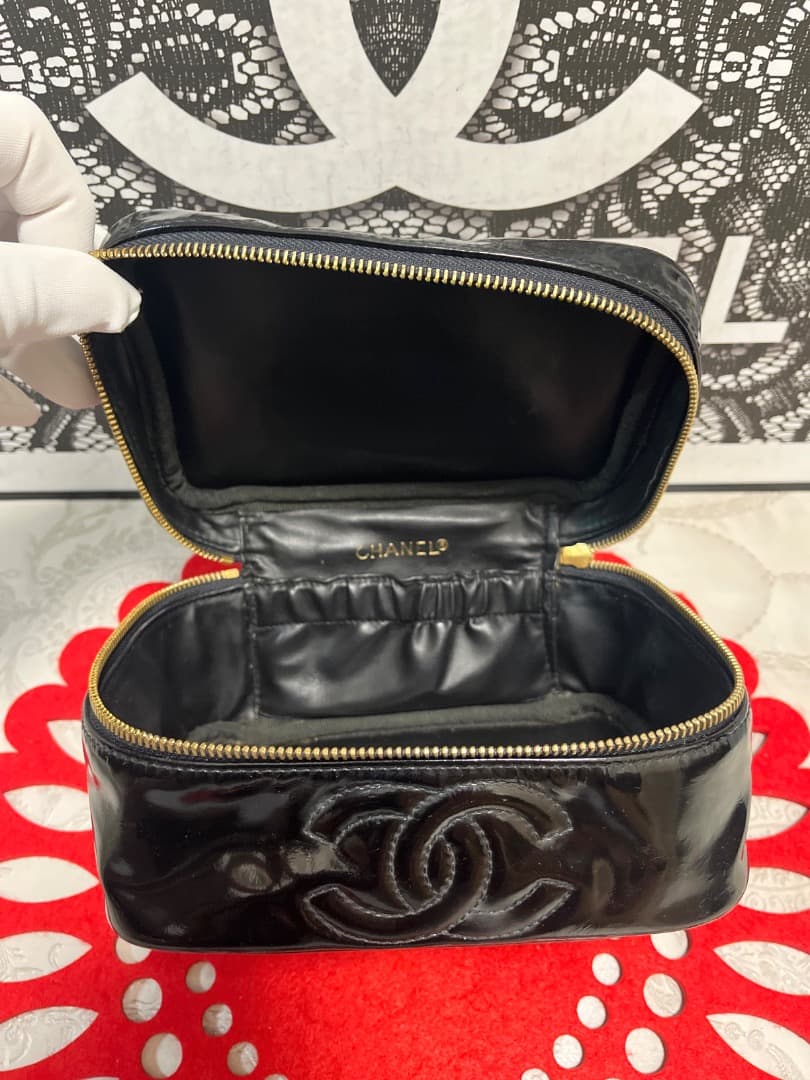 Chanel Vanity Handbag Black — view 9