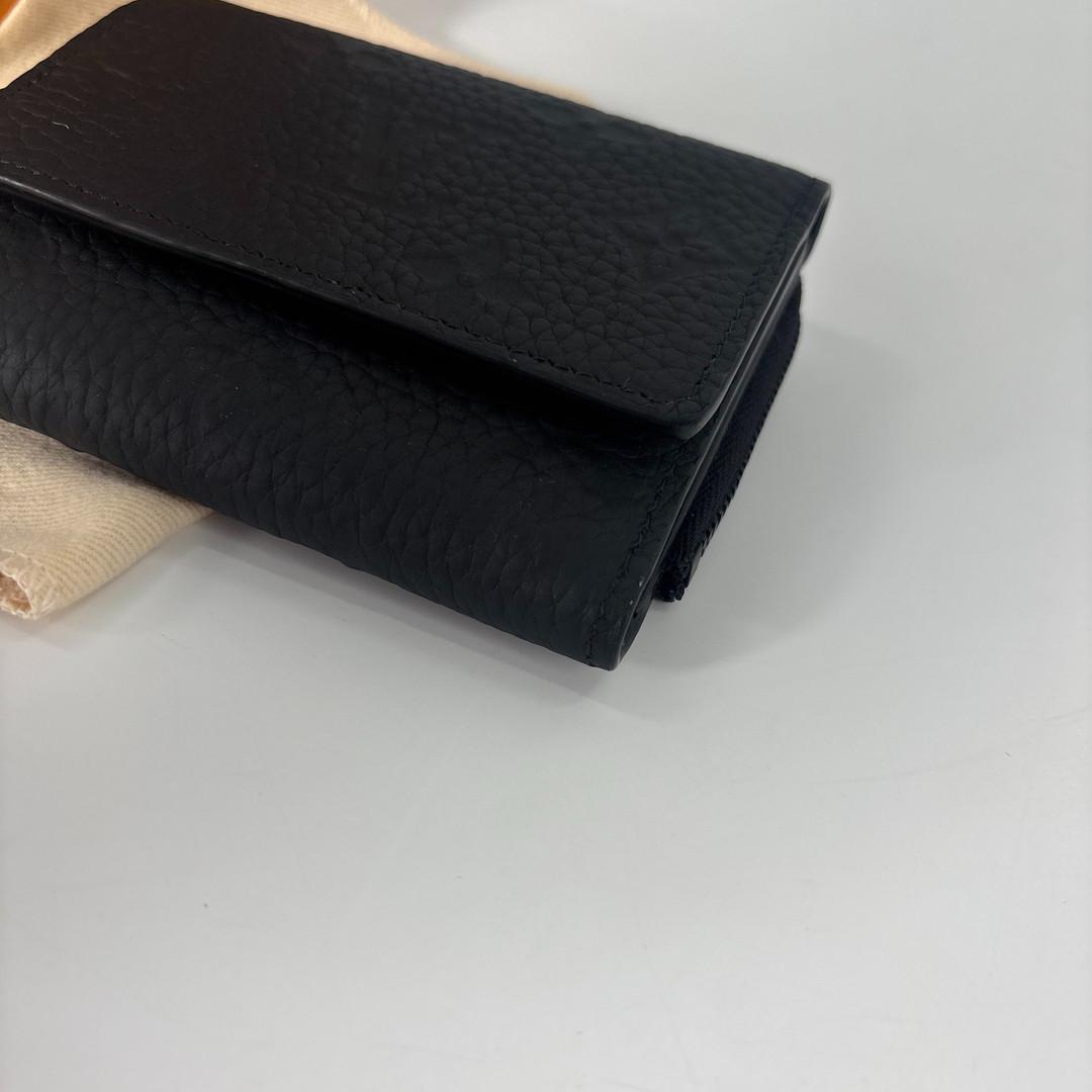 Louis Vuitton Portefeuille Pilot Trifold Wallet Taurillon — view 7