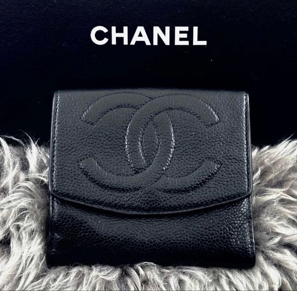 Chanel Wallet Jumbo CC Logo Caviar Hook Bifold