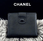 Chanel Wallet Jumbo CC Logo Caviar Hook Bifold — view 2