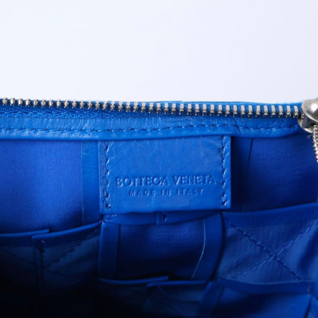 Bottega Veneta Maxi Intrecciato Triangle Handbag — view 4