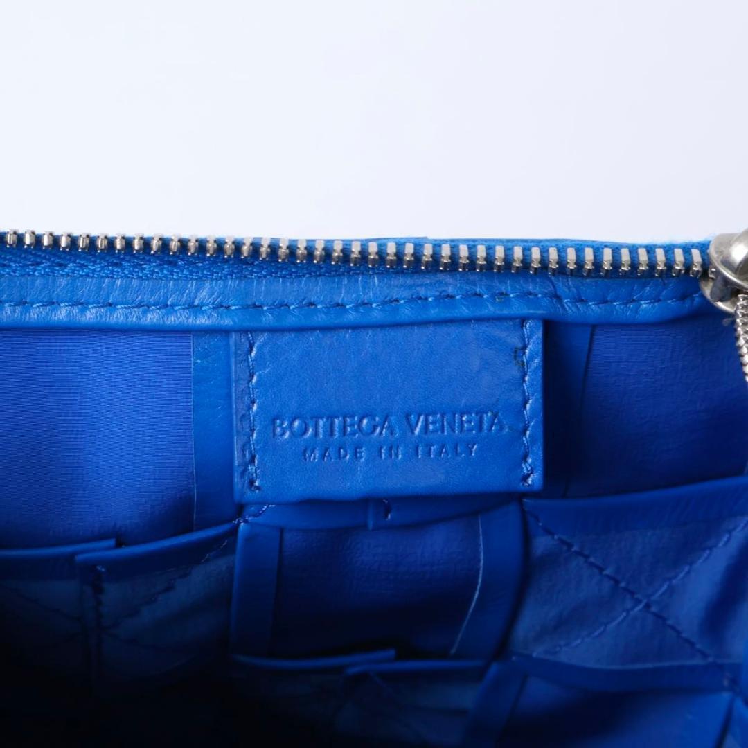 Bottega Veneta Maxi Intrecciato Triangle Handbag — view 4