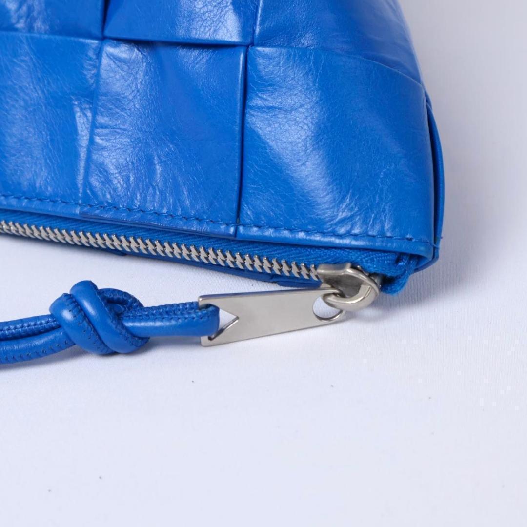 Bottega Veneta Maxi Intrecciato Triangle Handbag — view 5