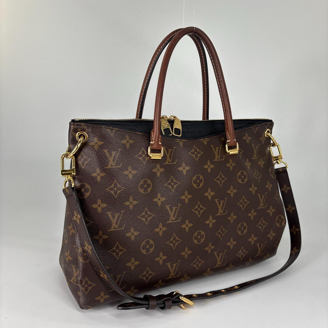 Louis Vuitton Super Pallas MM Handbag Black — view 3