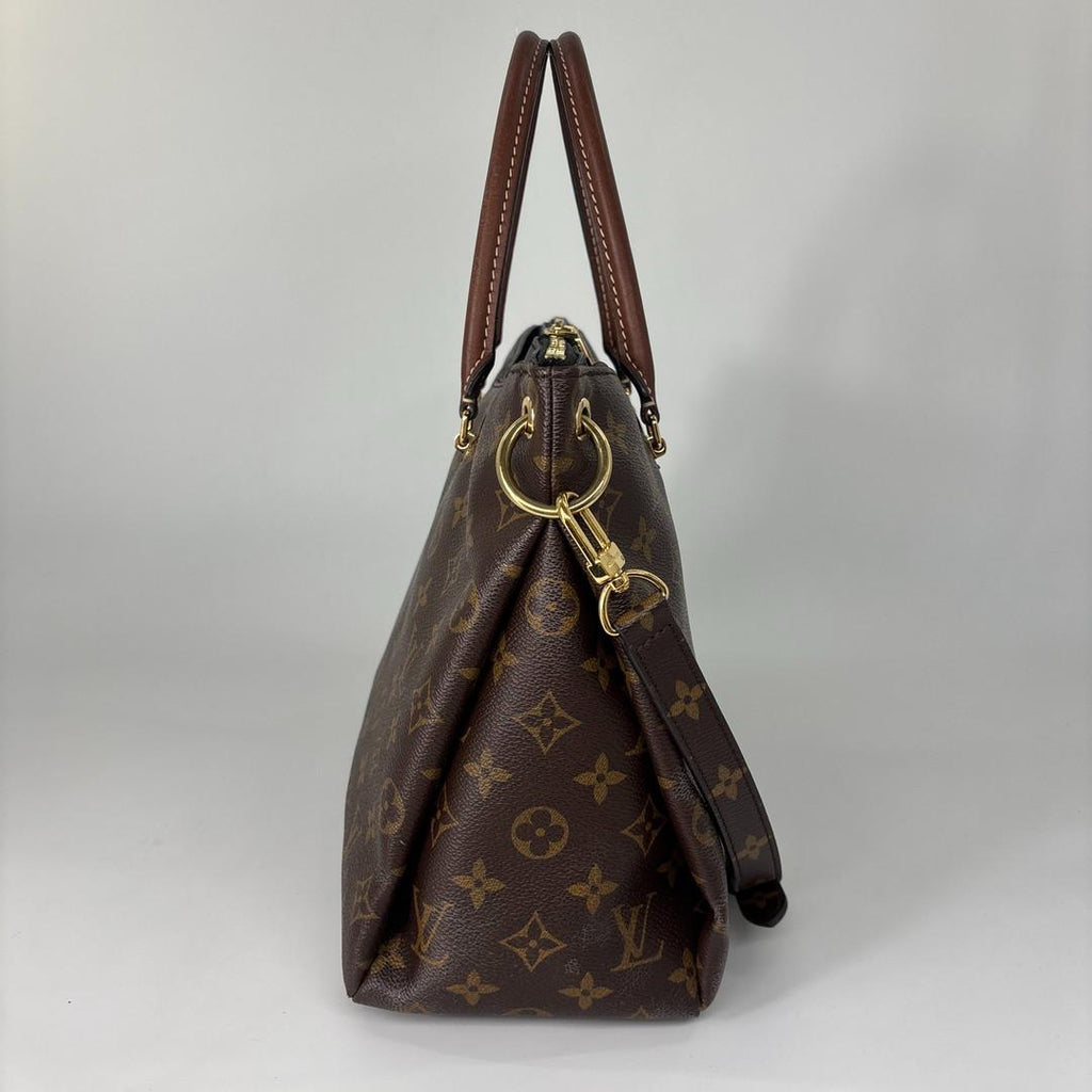 Louis Vuitton Super Pallas MM Handbag Black — view 4