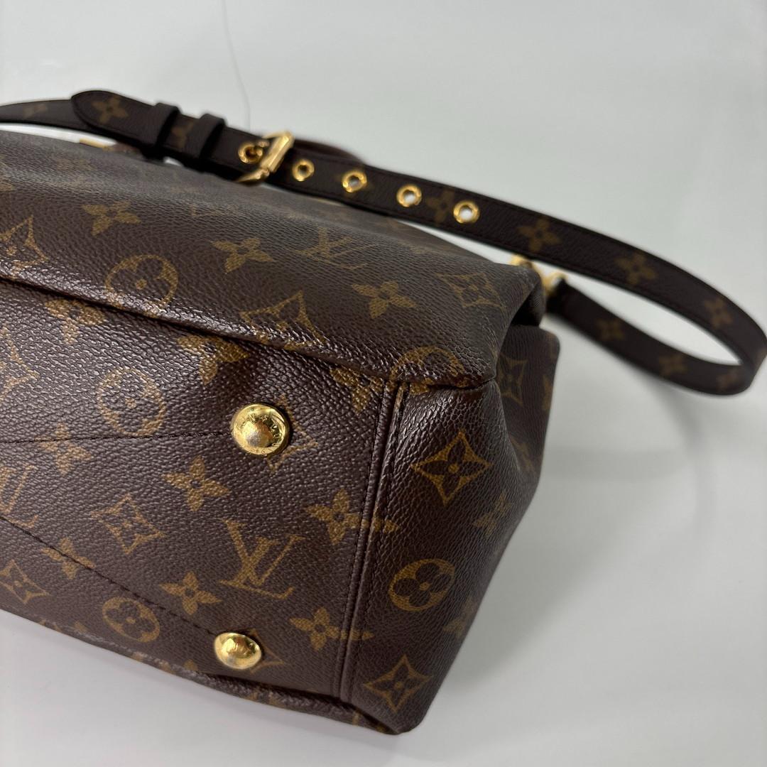 Louis Vuitton Super Pallas MM Handbag Black — view 9