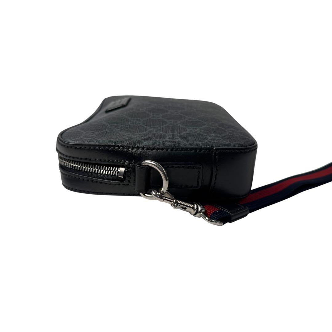 Gucci GG Supreme Pouch Clutch Black — view 5