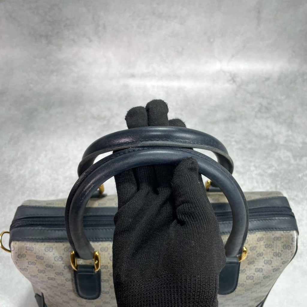 Gucci GG Handbag Navy Beige Leather Logo — view 4