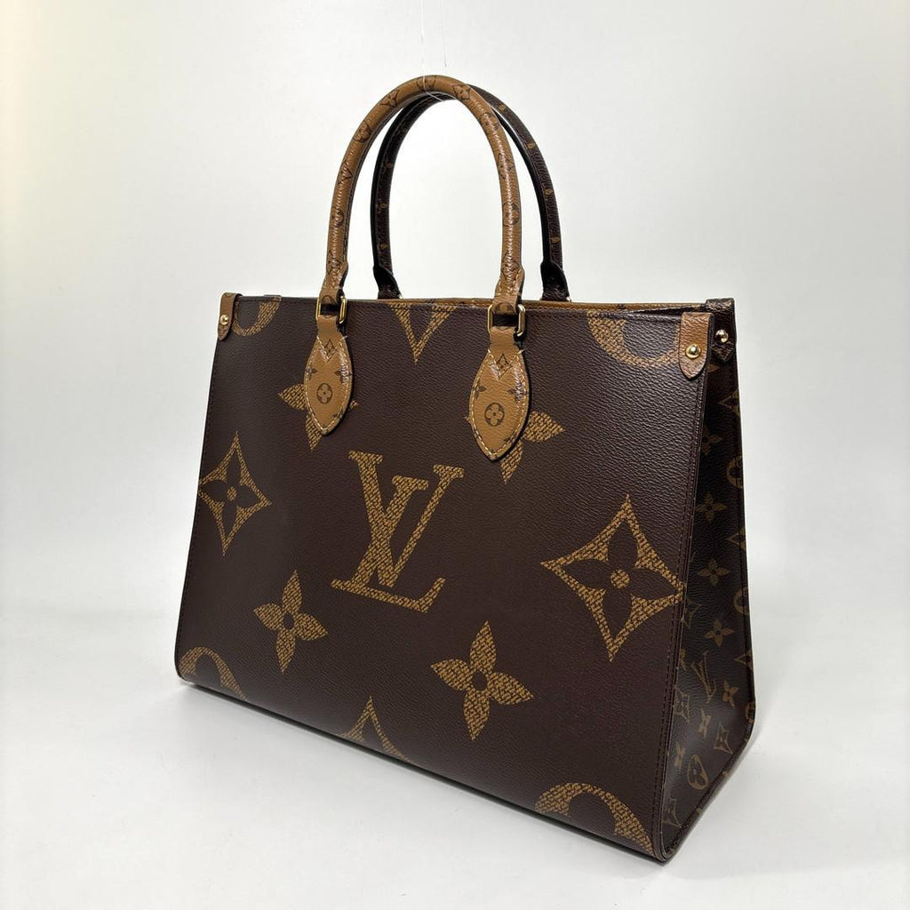Louis Vuitton Giant Monogram Reverse On The Go MM Tote Bag — view 2