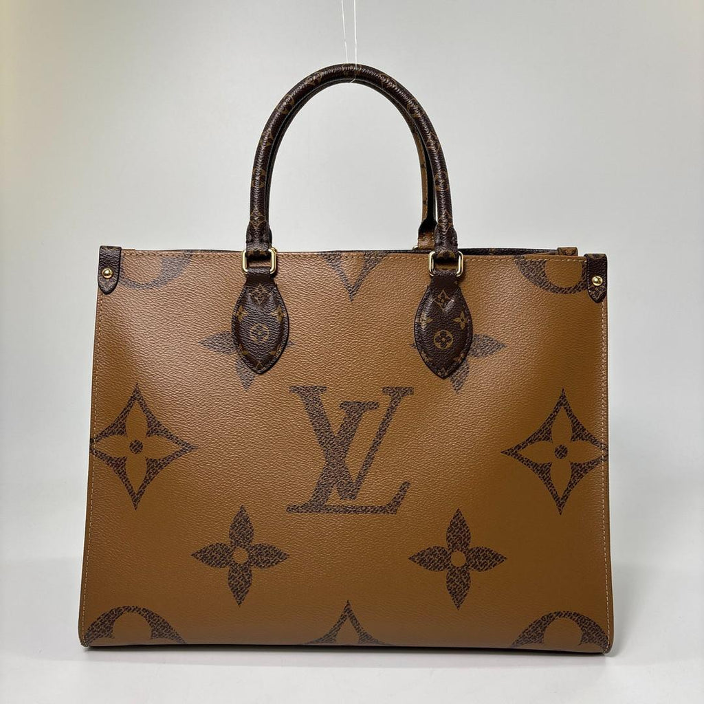 Louis Vuitton Giant Monogram Reverse On The Go MM Tote Bag — view 5