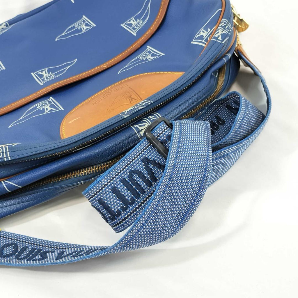 Louis Vuitton Sac Kaws Shoulder Bag — view 6