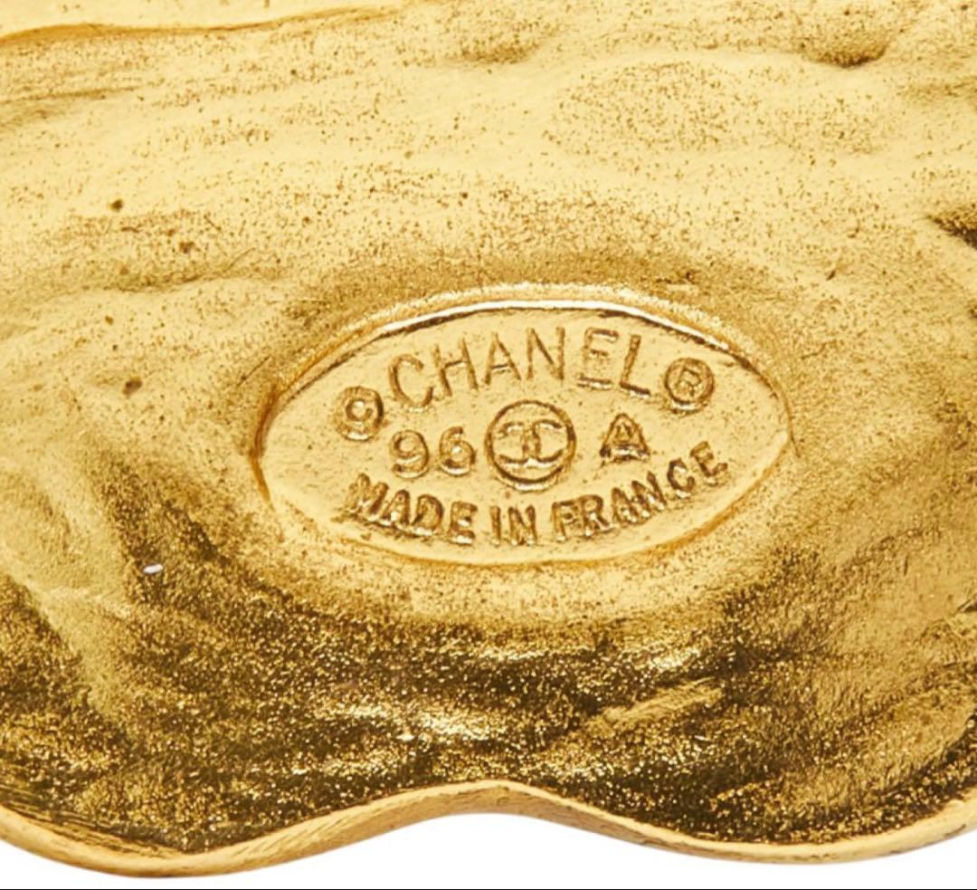 Chanel CC Logo Vintage Brooch — view 3