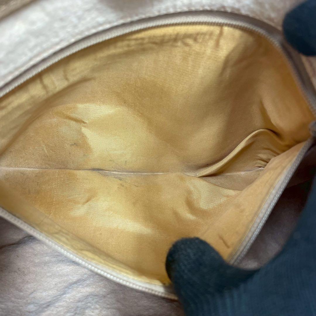 Gucci GG Clutch Beige Leather Logo Second — view 5