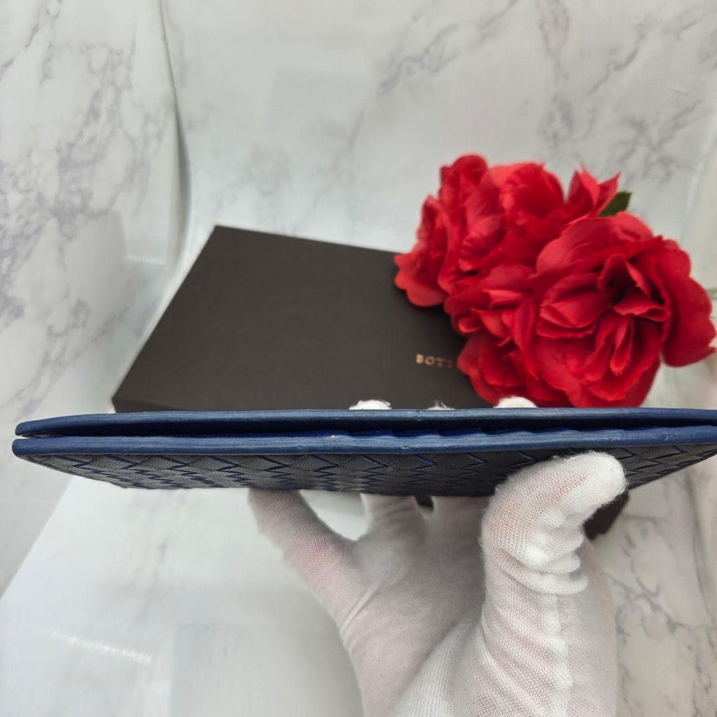 Bottega Veneta Intrecciato Billfold Wallet Blue — view 9