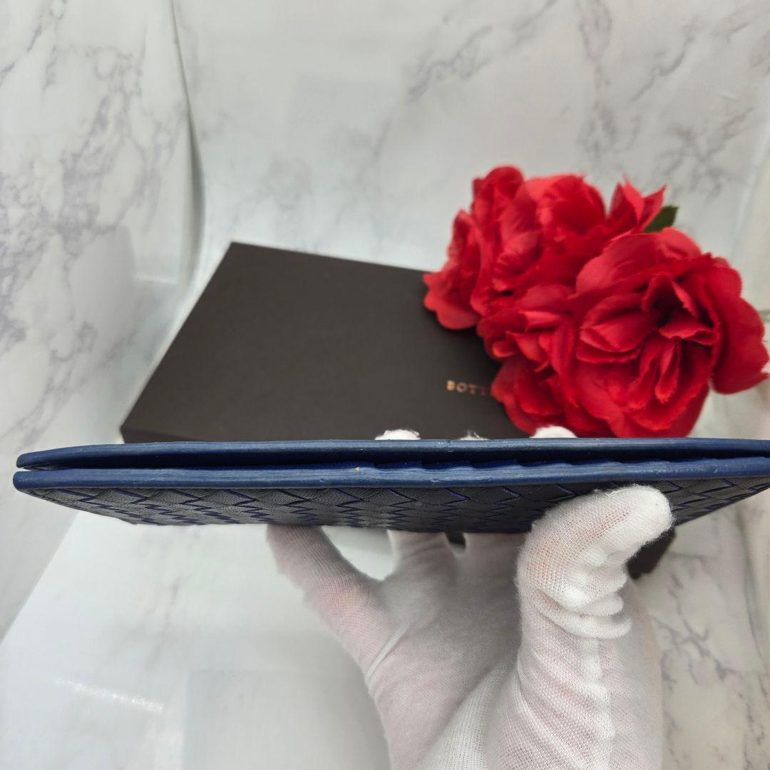 Bottega Veneta Intrecciato Billfold Wallet Blue — view 9