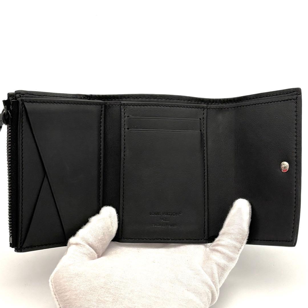 Louis Vuitton Wallet Monogram Shadow Victor Black — view 4