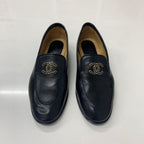 Chanel CC Logo Leather Loafers Black — view 2