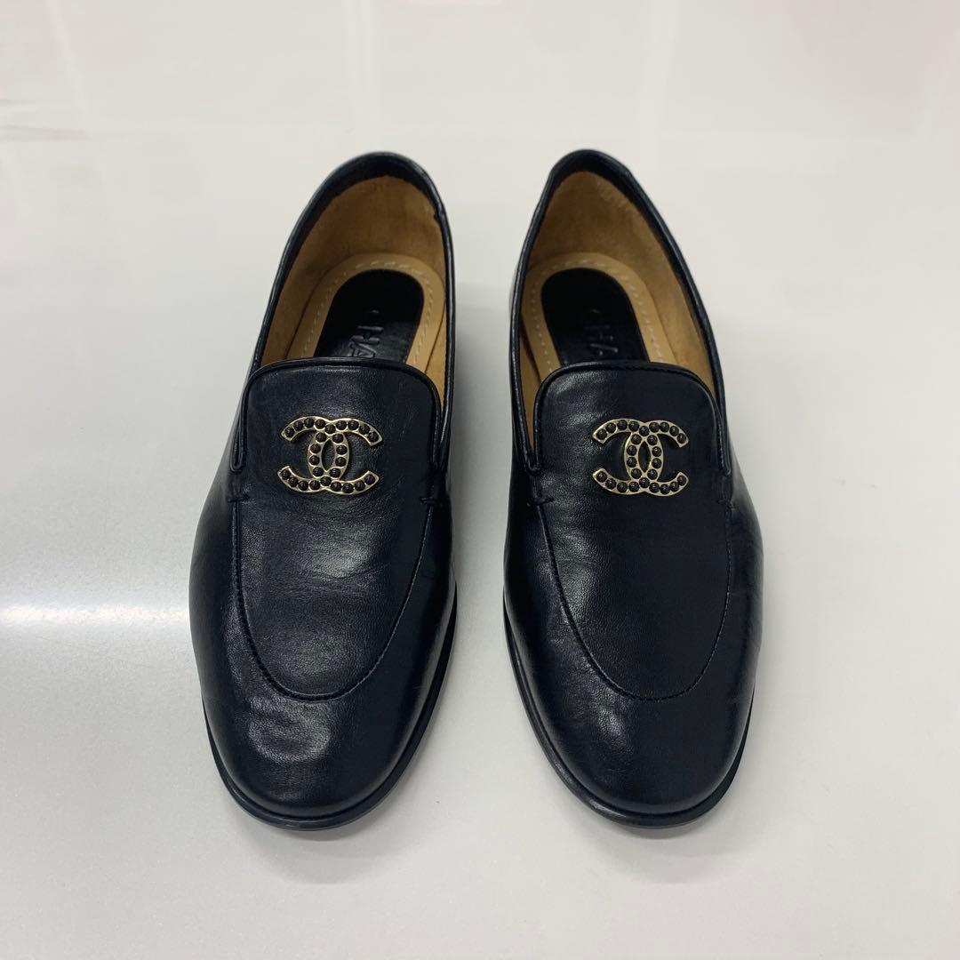 Chanel CC Logo Leather Loafers Black — view 2